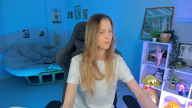 Snapshot of Sharon_Evansi chatting on 03.09.25 Sharon Evansi online show from 03.09.25