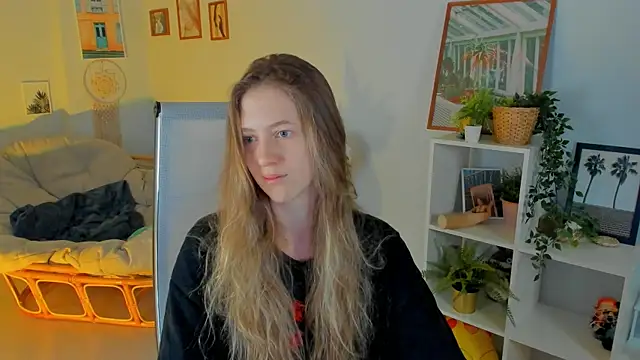 Snapshot of Sharon_Evansi chatting on 03.16.25 Sharon Evansi online show from 03.16.25