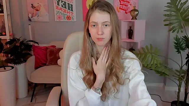 Snapshot of Sharon_Evansi chatting on 12.20.25 Sharon Evansi online show from 12.20.25