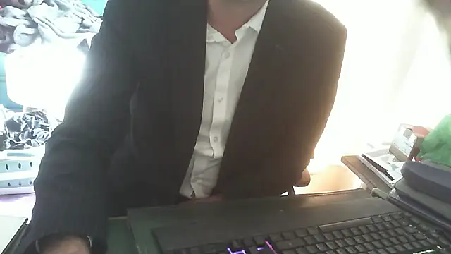 Snapshot of shyfrenchcock1 chatting on 05.11.26 shyfrenchcock1 online show from 05.11.26