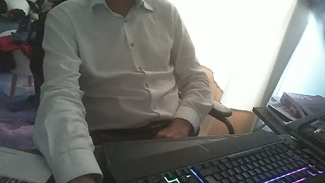 Snapshot of shyfrenchcock1 chatting on 06.11.26 shyfrenchcock1 online show from 06.11.26