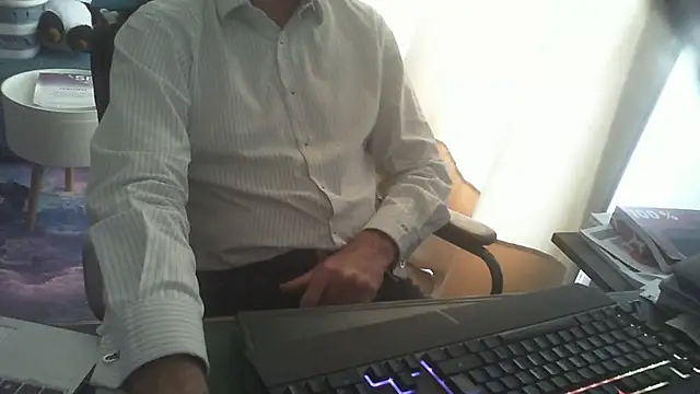 Snapshot of shyfrenchcock1 chatting on 06.16.26 shyfrenchcock1 online show from 06.16.26