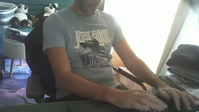 Snapshot of shyfrenchcock1 chatting on 06.20.26 shyfrenchcock1 online show from 06.20.26