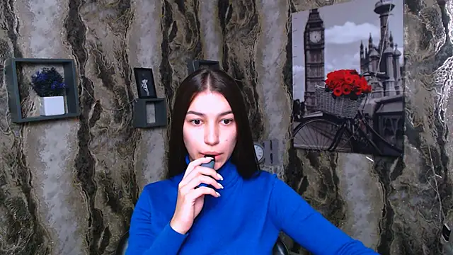 Snapshot of KarolinaRosse_ chatting on 01.10.25 KarolinaRosse  online show from 01.10.25