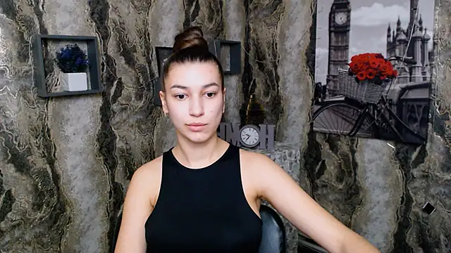 Snapshot of KarolinaRosse_ chatting on 02.02.25 KarolinaRosse  online show from 02.02.25