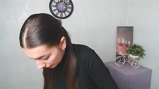 Snapshot of KarolinaRosse_ chatting on 02.13.25 KarolinaRosse  online show from 02.13.25