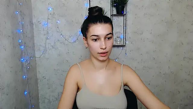 Snapshot of KarolinaRosse_ chatting on 03.01.25 KarolinaRosse  online show from 03.01.25