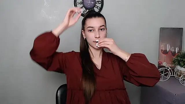 Snapshot of KarolinaRosse_ chatting on 03.03.25 KarolinaRosse  online show from 03.03.25