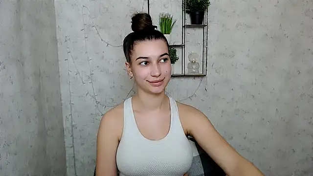 Snapshot of KarolinaRosse_ chatting on 03.15.25 KarolinaRosse  online show from 03.15.25