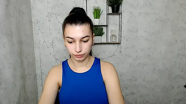 Snapshot of KarolinaRosse_ chatting on 03.16.25 KarolinaRosse  online show from 03.16.25