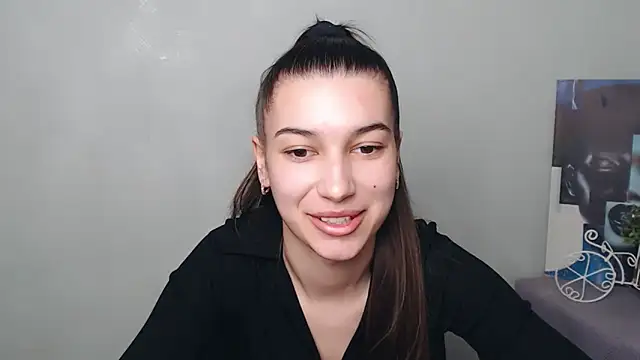 Snapshot of KarolinaRosse_ chatting on 03.17.25 KarolinaRosse  online show from 03.17.25