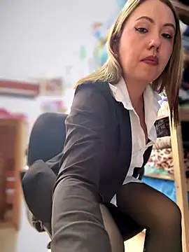 VIOLETA-25  online show from 12.20.25