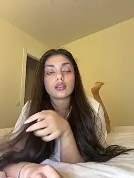 Snapshot of Sweet_Khalifa_ chatting on 12.22.24 Sweet Khalifa online show from 12.22.24