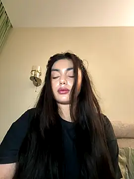 Snapshot of Sweet_Khalifa_ chatting on 11.06.25 Sweet Khalifa online show from 11.06.25