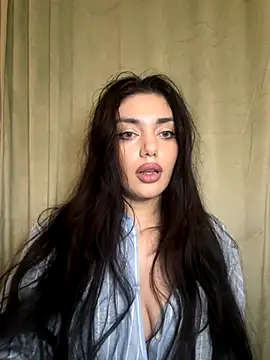 Snapshot of Sweet_Khalifa_ chatting on 11.26.25 Sweet Khalifa online show from 11.26.25