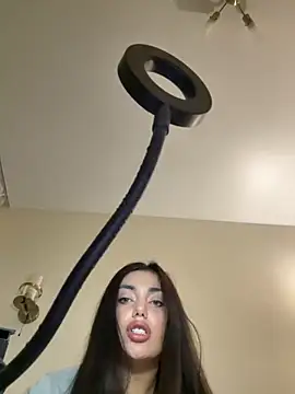 Snapshot of Sweet_Khalifa_ chatting on 12.04.25 Sweet Khalifa online show from 12.04.25