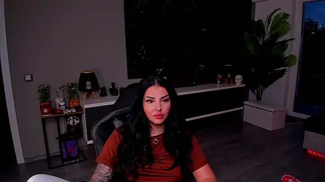 Snapshot of anemarieejolie chatting on 05.10.26 anemarieejolie online show from 05.10.26
