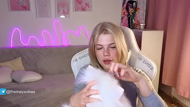 Maya Rave online show from 02.01.26