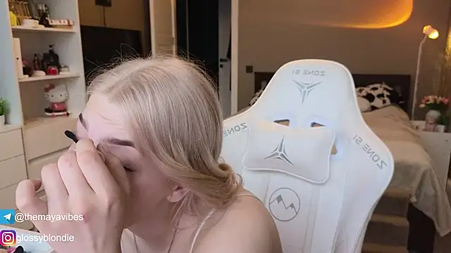 Maya Rave online show from 04.06.26