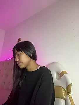 bonnie 18x online show from 03.06.25