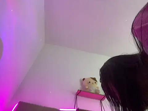 bonnie 18x online show from 03.07.25