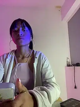 bonnie 18x online show from 03.13.25