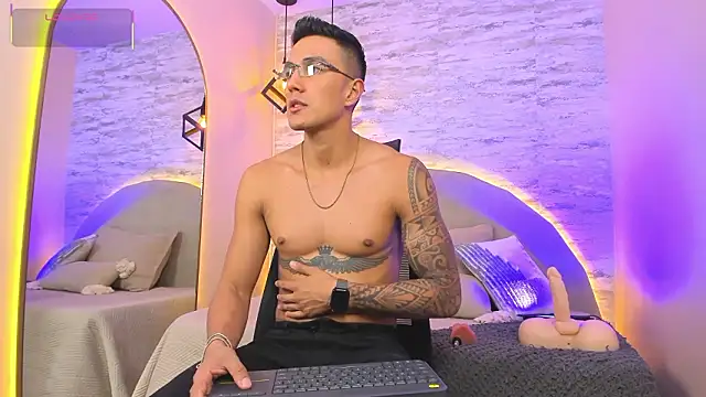 Aron Bolt online show from 03.06.26