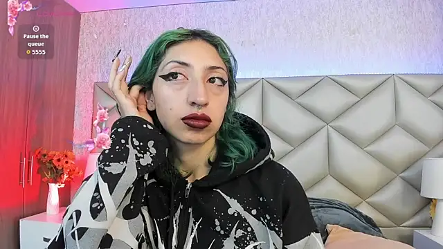 Im gaia online show from 12.20.25