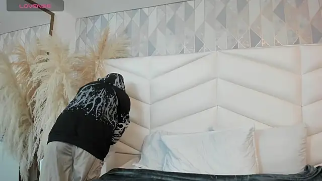 Im gaia online show from 12.21.25