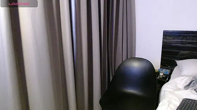 Snapshot of FaustoCock chatting on 03.11.25 FaustoCock online show from 03.11.25