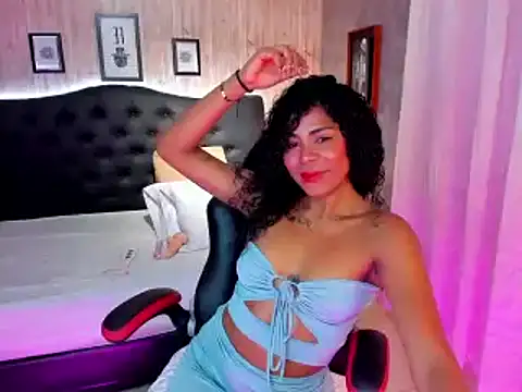 Snapshot of Edelaine_rogers chatting on 01.15.25 Edelaine rogers online show from 01.15.25