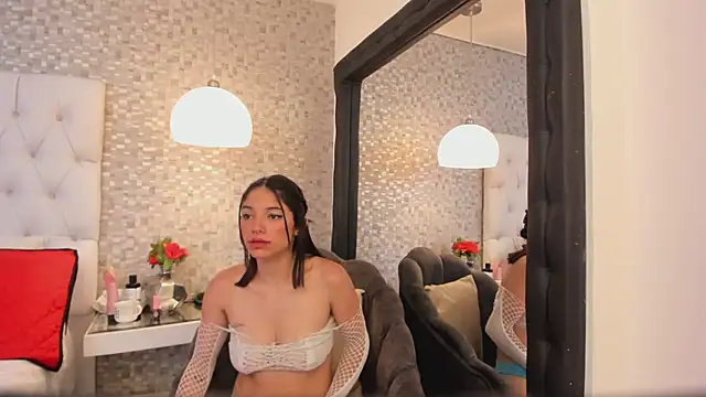 HazelMoret online show from 01.07.25