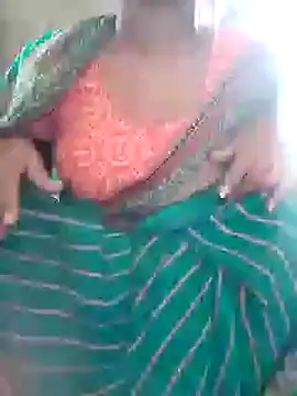 Snapshot of riya_houswife chatting on 12.12.24 riya houswife online show from 12.12.24