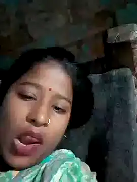 Snapshot of riya_houswife chatting on 11.15.25 riya houswife online show from 11.15.25