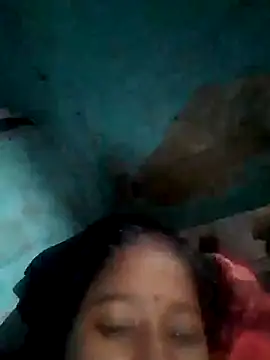 Snapshot of riya_houswife chatting on 11.17.25 riya houswife online show from 11.17.25