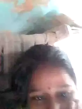 Snapshot of riya_houswife chatting on 11.18.25 riya houswife online show from 11.18.25