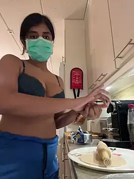 Snapshot of ScarletAss chatting on 01.27.25 ScarletAss online show from 01.27.25