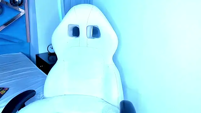 Lucii fer  online show from 11.25.25