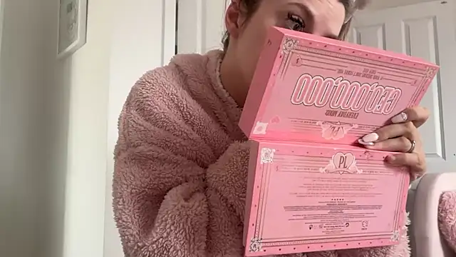 LustfulLuna  online show from 04.11.26