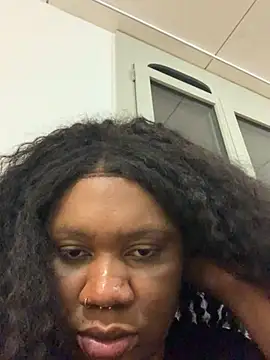 Snapshot of bonbonaumiel chatting on 12.04.24 bonbonaumiel online show from 12.04.24