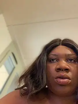 Snapshot of bonbonaumiel chatting on 12.26.24 bonbonaumiel online show from 12.26.24