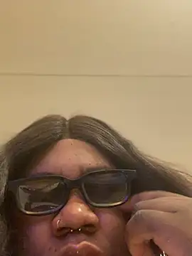 Snapshot of bonbonaumiel chatting on 01.04.25 bonbonaumiel online show from 01.04.25