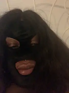 Snapshot of bonbonaumiel chatting on 01.15.25 bonbonaumiel online show from 01.15.25