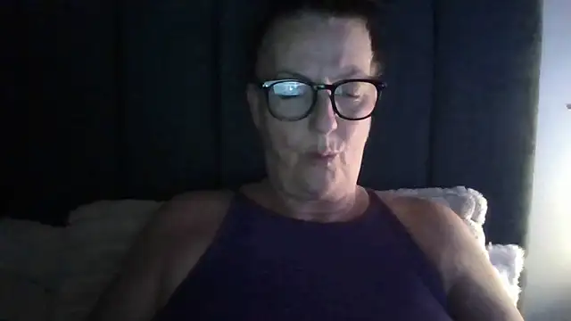 Snapshot of Tillieuk chatting on 04.28.26 Tillieuk online show from 04.28.26