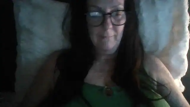 Snapshot of Tillieuk chatting on 05.02.26 Tillieuk online show from 05.02.26