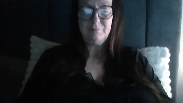 Snapshot of Tillieuk chatting on 05.11.26 Tillieuk online show from 05.11.26