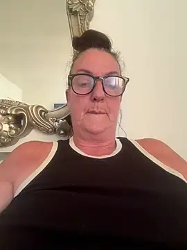 Snapshot of Tillieuk chatting on 07.18.26 Tillieuk online show from 07.18.26
