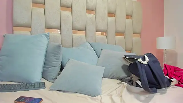 nicole fisherr online show from 04.03.26