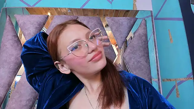 LARICSABLUE online show from 01.17.25