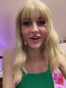 Snapshot of Kamila151 chatting on 02.02.25 Kamila151 online show from 02.02.25